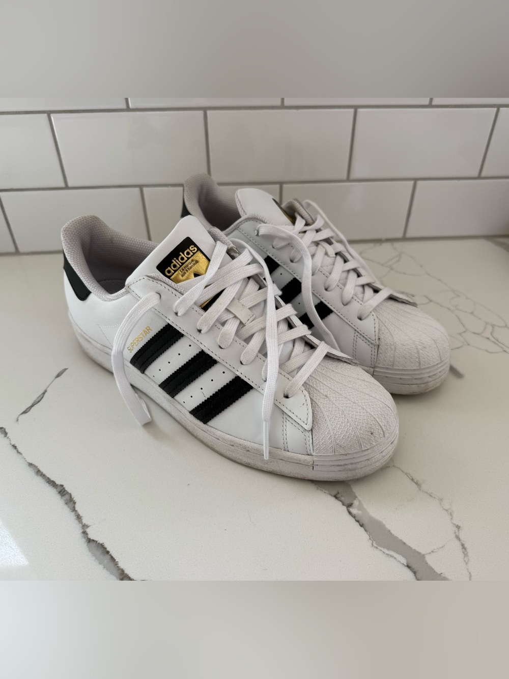 Adidas Superstar Men's Size 10 US White Black Leather Athletic Shoes Sneakers